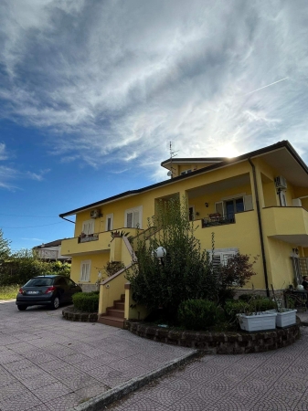 Villa su 2 livelli, in vendita,CERVARO Residenziale