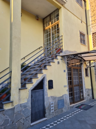 Semi indipendente su 3 livelli, ristrutturato, Cervaro Residenziale