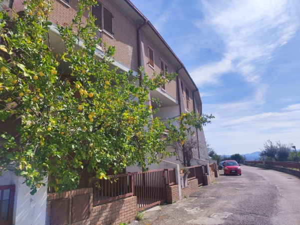 Villetta a schiera su 3 livelli, in vendita, Castelforte Residenziale