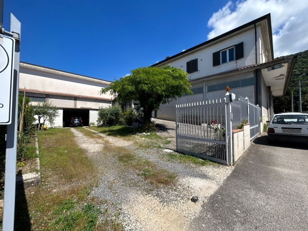 Fabbricato cielo-terra di fronte Casilina,in vendita,Cassino Residenziale