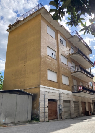 Fabbricato cielo-terra,zona centralissima,in vendita,Cassino Residenziale