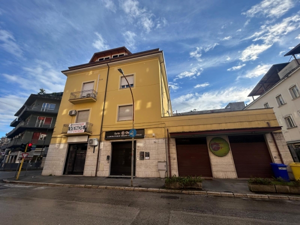 Appartamento con terrazzo, centralissimo,in vendita, Cassino Residenziale