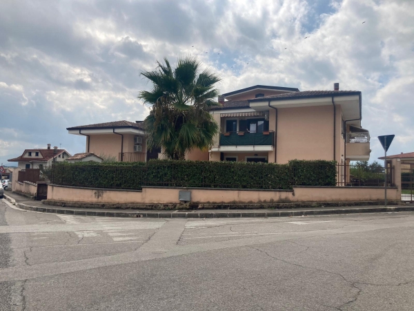 Appartamento con ampia corte esterna, in vendita,Piedimonte Residenziale