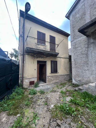 Casa indipendente da ristrutturare, in vendita, Pontecorvo Residenziale