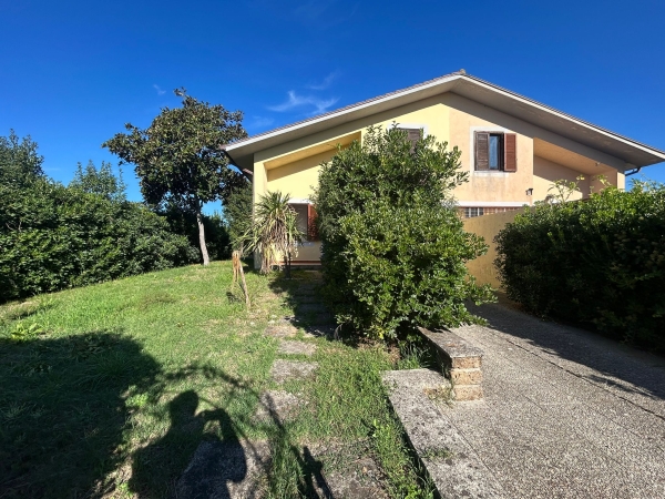 Villetta bifamiliare, in vendita, Rocca d'Evandro. Residenziale
