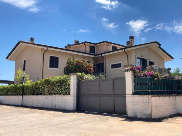 Appartamento con corte esclusiva, in vendita, Piedimonte S.G. Residenziale