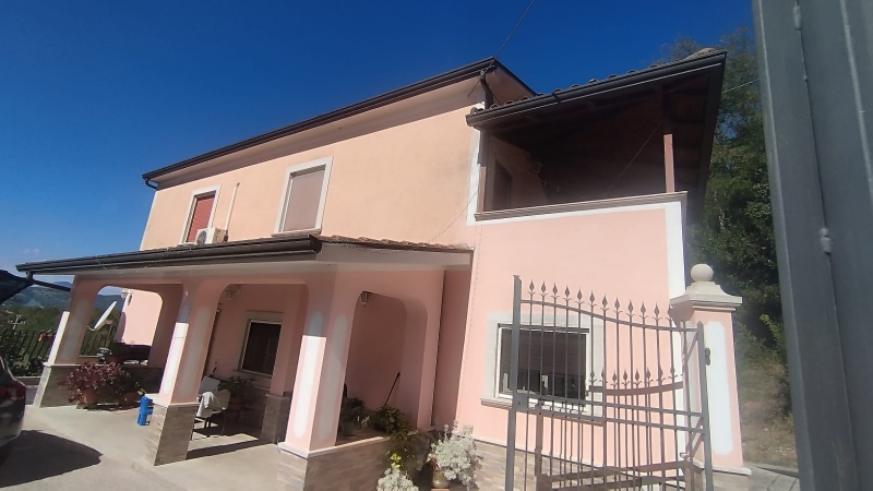 Villa indipendente, in vendita, Sant'Ambrogio sul Garigliano Residenziale